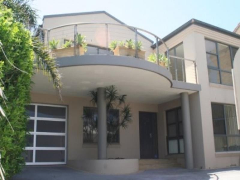11 Taylor Street, North Curl Curl NSW 2099