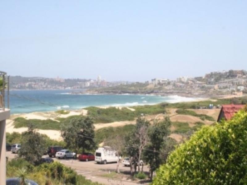 11 Taylor Street, North Curl Curl NSW 2099