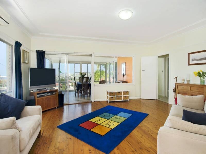 14 Bellevue Parade, North Curl Curl NSW 2099