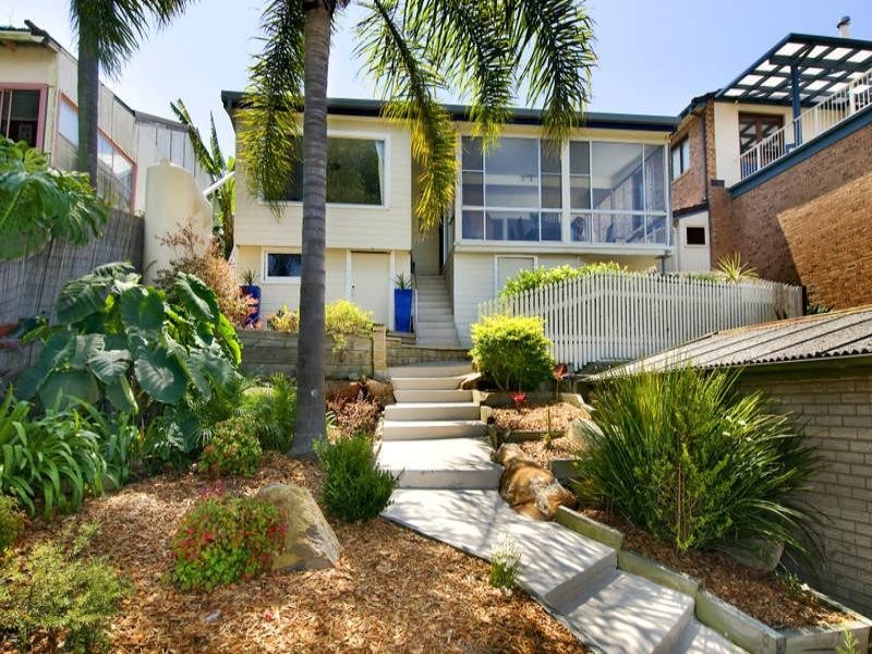 14 Bellevue Parade, North Curl Curl NSW 2099