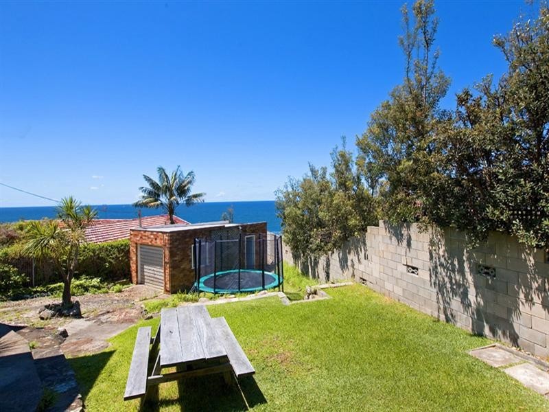 11 Summit Avenue, Dee Why NSW 2099