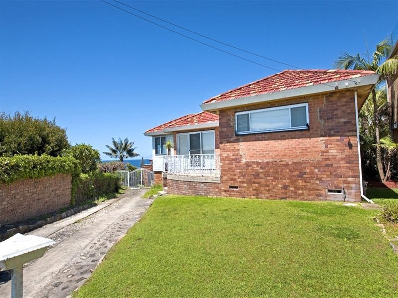 11 Summit Avenue, Dee Why NSW 2099