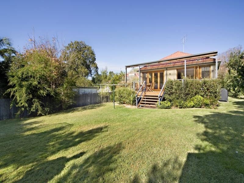 43 Wyadra Avenue, Freshwater NSW 2096