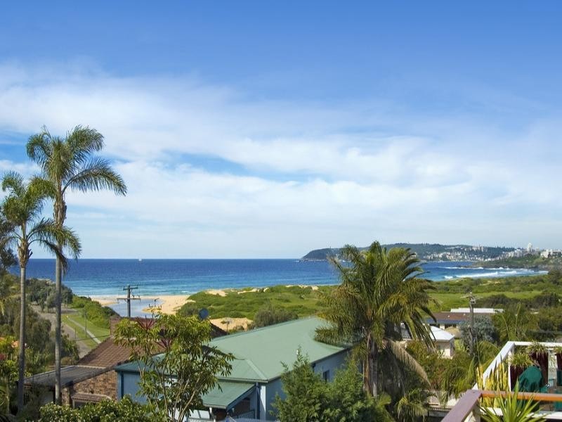 67 Griffin Road, North Curl Curl NSW 2099