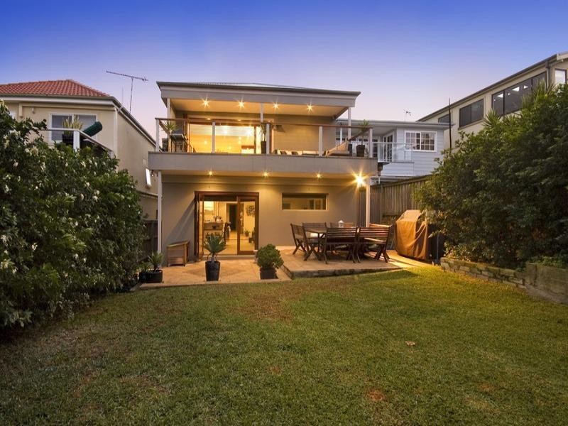 67 Griffin Road, North Curl Curl NSW 2099