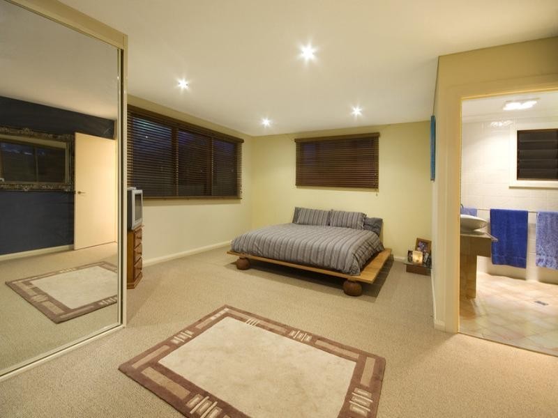 67 Griffin Road, North Curl Curl NSW 2099