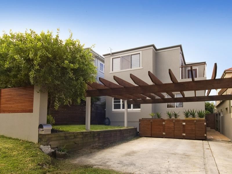 67 Griffin Road, North Curl Curl NSW 2099