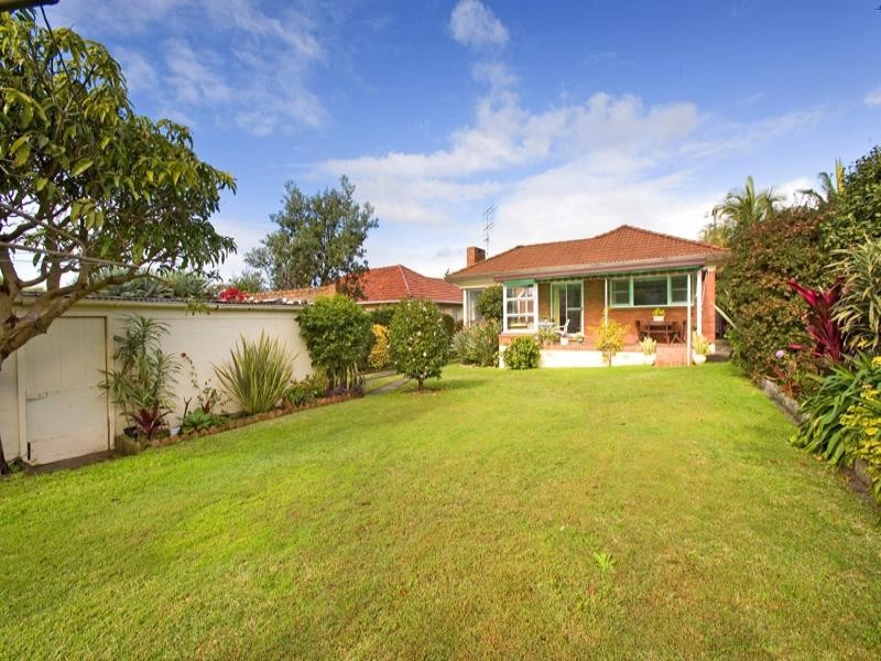 51 Wyadra Avenue, Freshwater NSW 2096