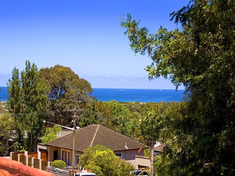 26 Parr Avenue, North Curl Curl NSW 2099