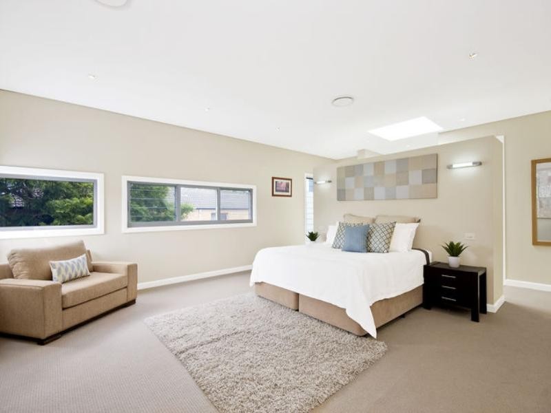 69 Wyuna Avenue, Freshwater NSW 2096