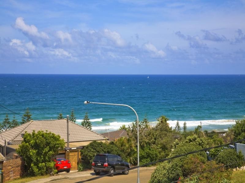 15 Gardere Avenue, Curl Curl NSW 2096