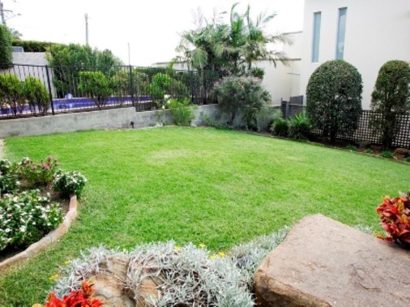 15 Gardere Avenue, Curl Curl NSW 2096