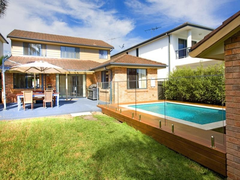 6 Ozone Parade, North Curl Curl NSW 2099