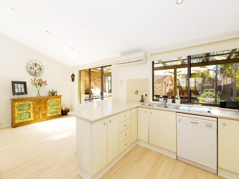 6 Ozone Parade, North Curl Curl NSW 2099