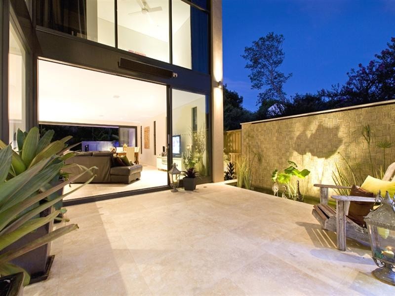 5a Wyuna Avenue, Freshwater NSW 2096