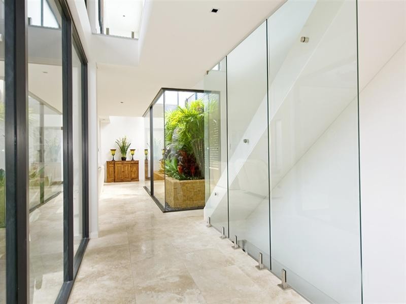 5a Wyuna Avenue, Freshwater NSW 2096