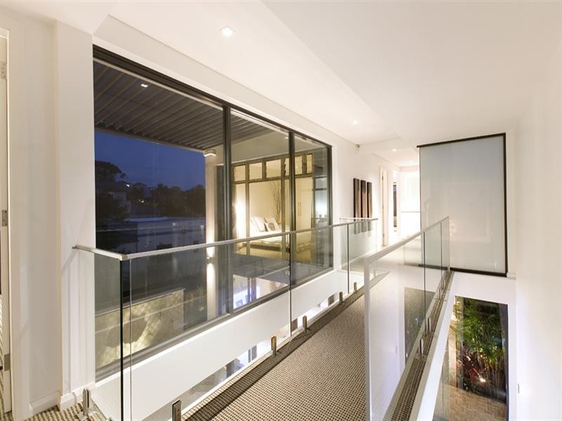 5a Wyuna Avenue, Freshwater NSW 2096