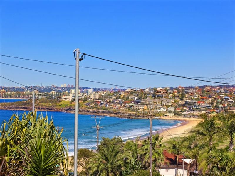 11 Robertson Road, North Curl Curl NSW 2099