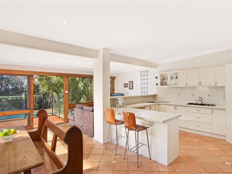 11 Robertson Road, North Curl Curl NSW 2099
