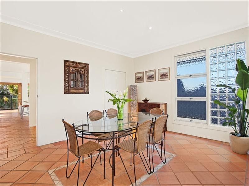 11 Robertson Road, North Curl Curl NSW 2099