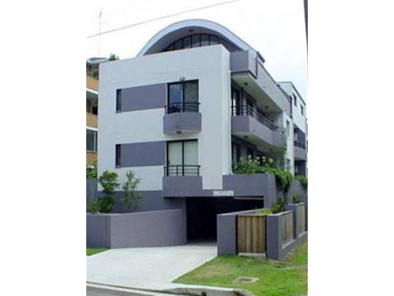 2/36 Clarence Avenue, Dee Why NSW 2099