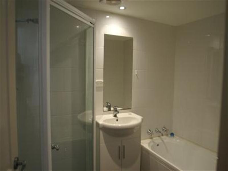 2/36 Clarence Avenue, Dee Why NSW 2099