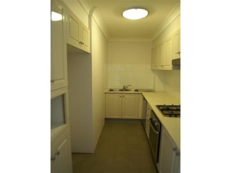 2/36 Clarence Avenue, Dee Why NSW 2099