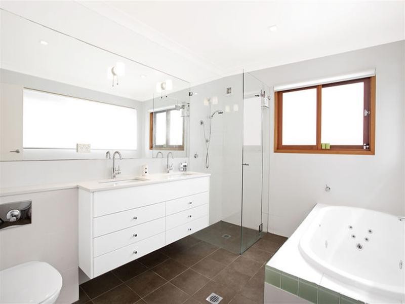 12 Makim Street, North Curl Curl NSW 2099