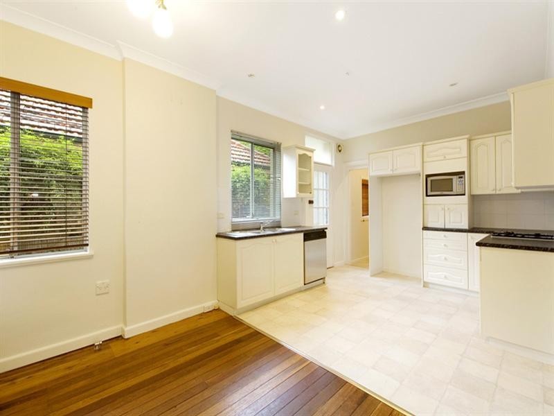 1/44a Surfers Parade, Freshwater NSW 2096