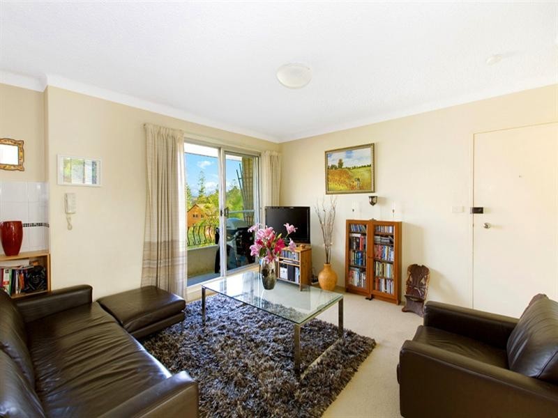 8/15 Ocean View Road, Freshwater NSW 2096