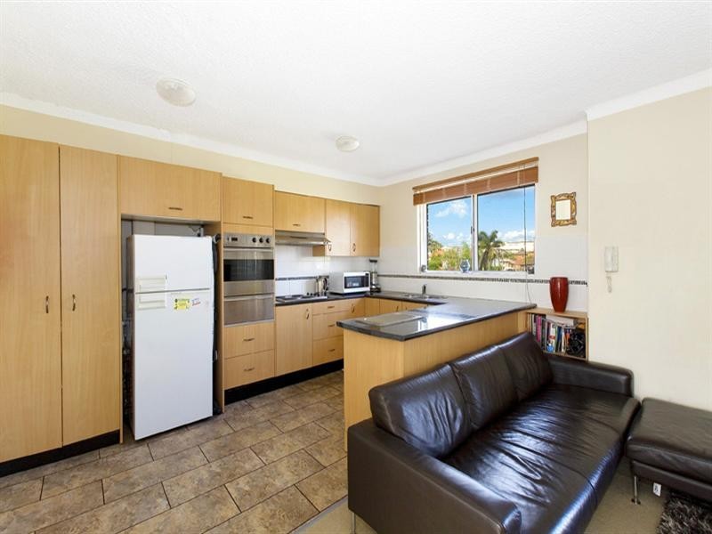 8/15 Ocean View Road, Freshwater NSW 2096