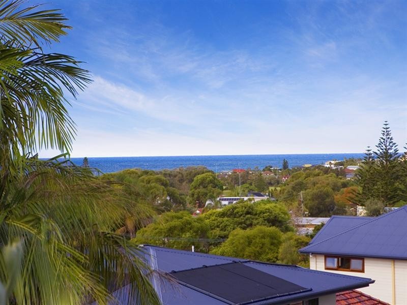 27 Delaigh Avenue, North Curl Curl NSW 2099