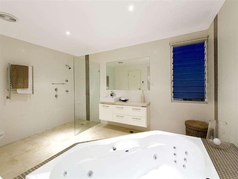 27 Delaigh Avenue, North Curl Curl NSW 2099