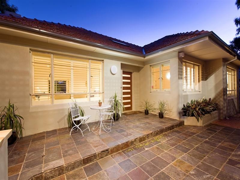 36 Coles Road, Freshwater NSW 2096