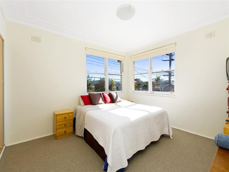 52 Gardere Avenue, Curl Curl NSW 2096