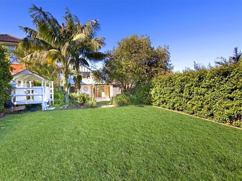 50 Griffin Road, North Curl Curl NSW 2099