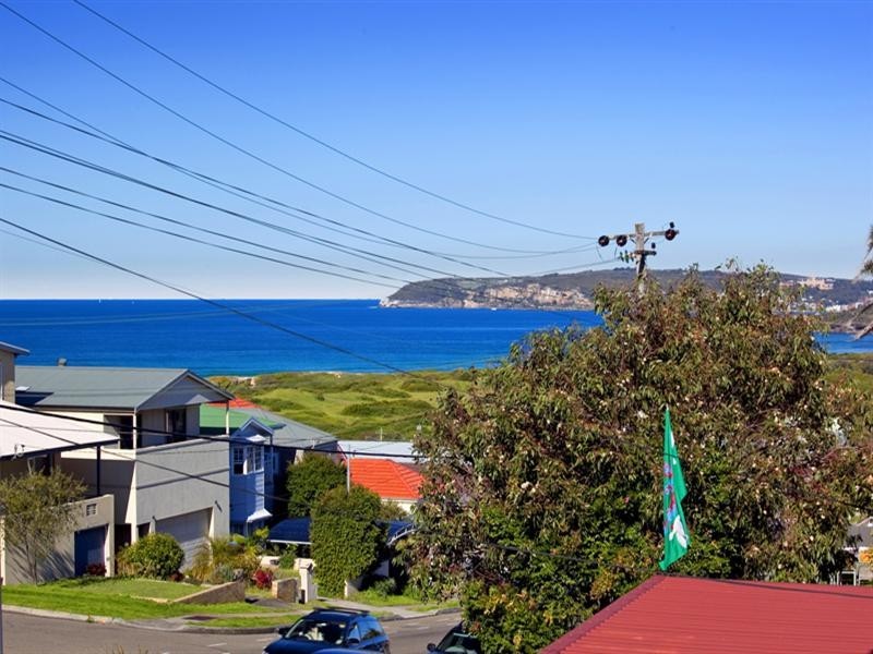 50 Griffin Road, North Curl Curl NSW 2099