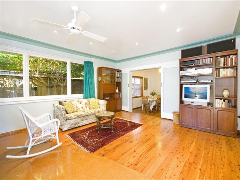 5 Robertson Road, North Curl Curl NSW 2099