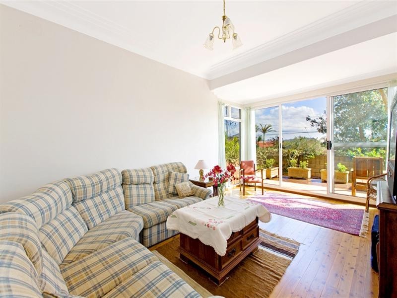 5 Robertson Road, North Curl Curl NSW 2099