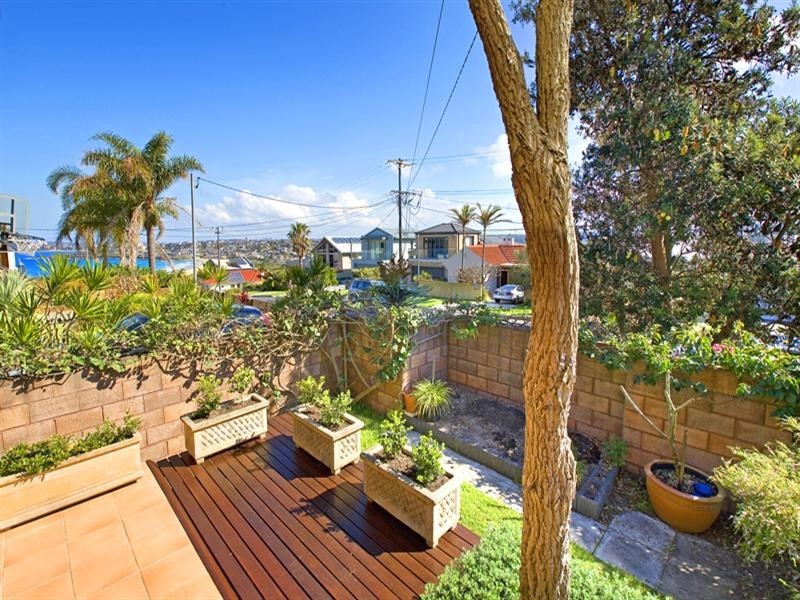 5 Robertson Road, North Curl Curl NSW 2099