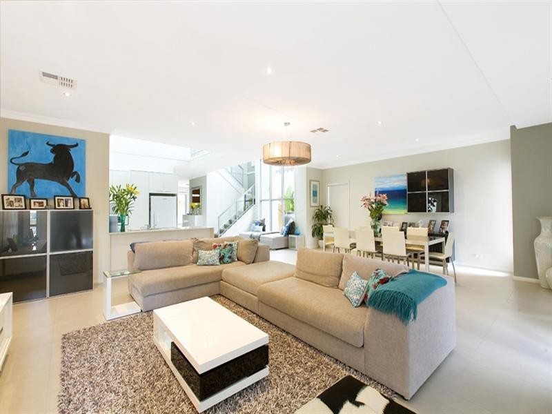 33 Pitt Road, North Curl Curl NSW 2099