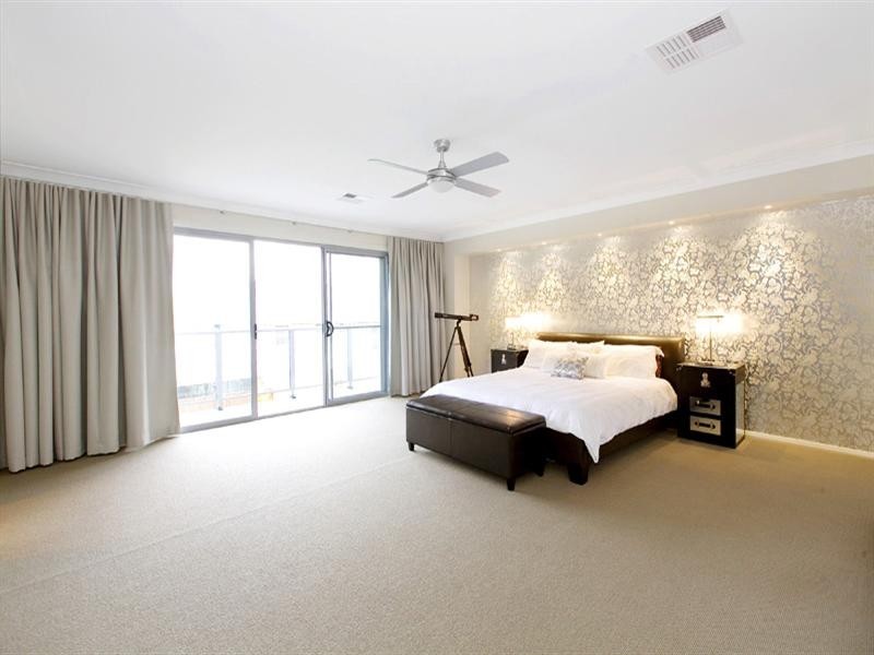 33 Pitt Road, North Curl Curl NSW 2099
