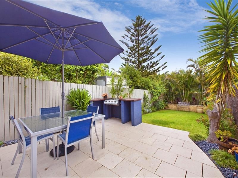 27 Headland Road, North Curl Curl NSW 2099