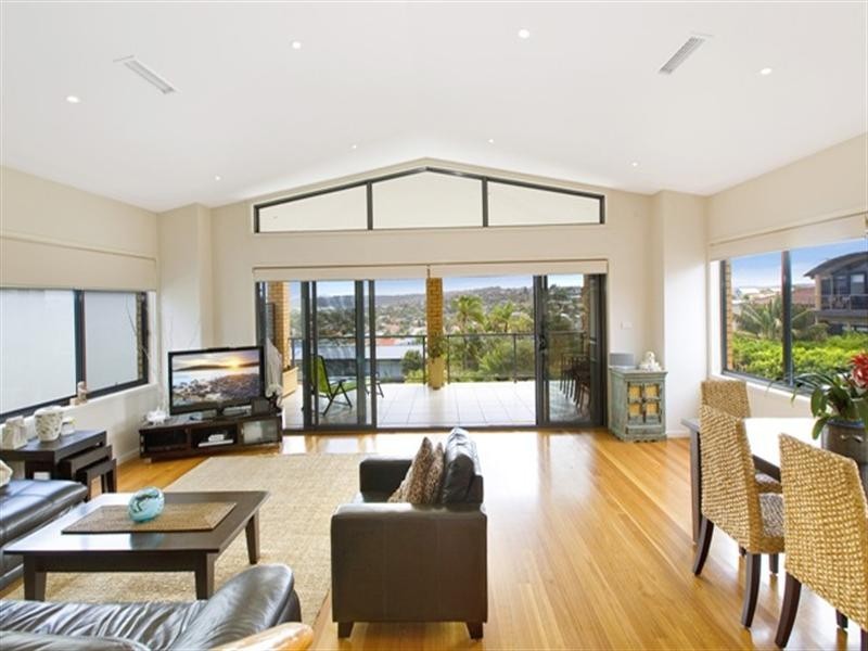 30 Robertson Road, North Curl Curl NSW 2099