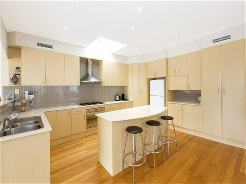 30 Robertson Road, North Curl Curl NSW 2099