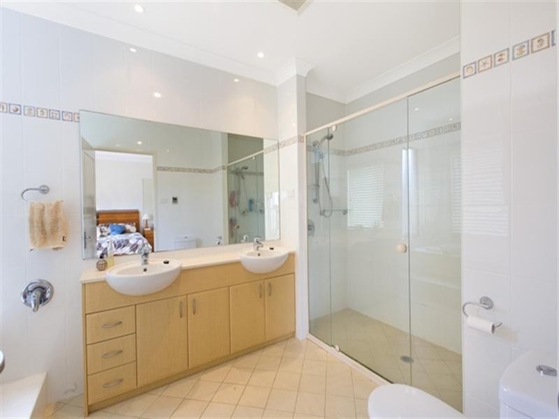 30 Robertson Road, North Curl Curl NSW 2099