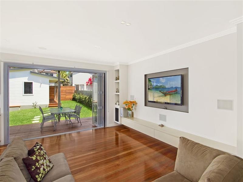 76a Wyuna Avenue, Freshwater NSW 2096