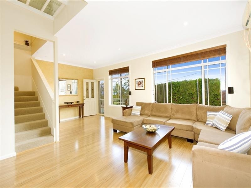 2a Jocelyn Street, North Curl Curl NSW 2099