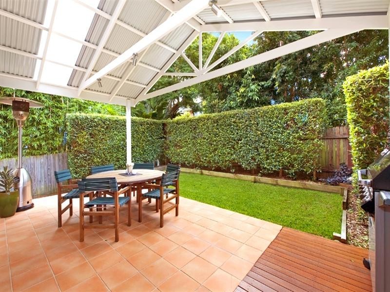 2a Jocelyn Street, North Curl Curl NSW 2099