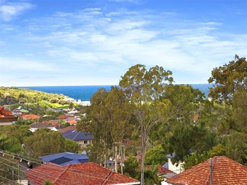 2a Jocelyn Street, North Curl Curl NSW 2099